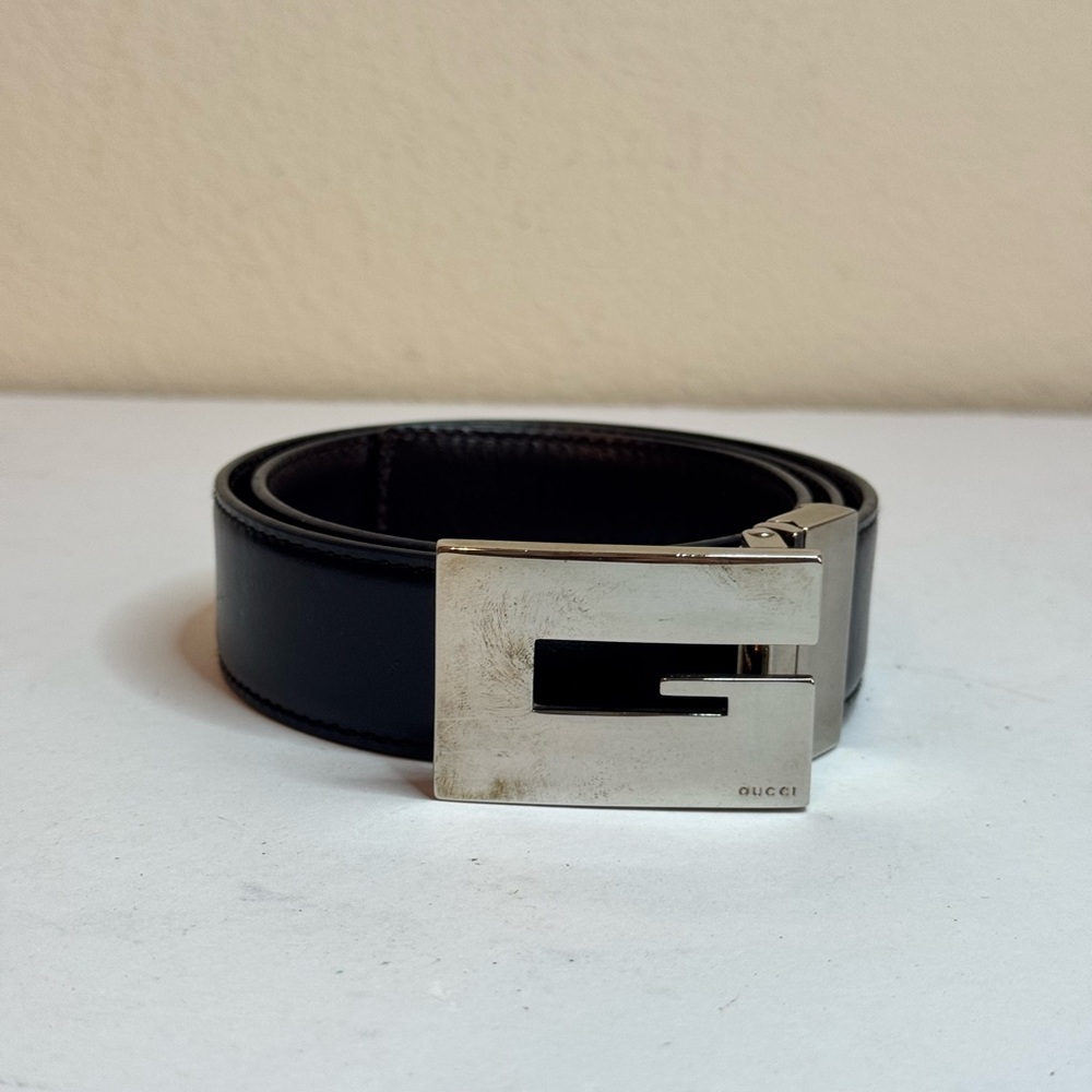 GUCCI Vintage G Logo Black Leather Belt